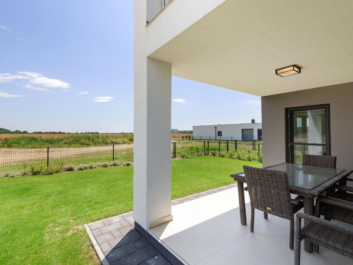 Apartment With Pool, Roof Terrace, Garden Zsira Dış mekan fotoğraf
