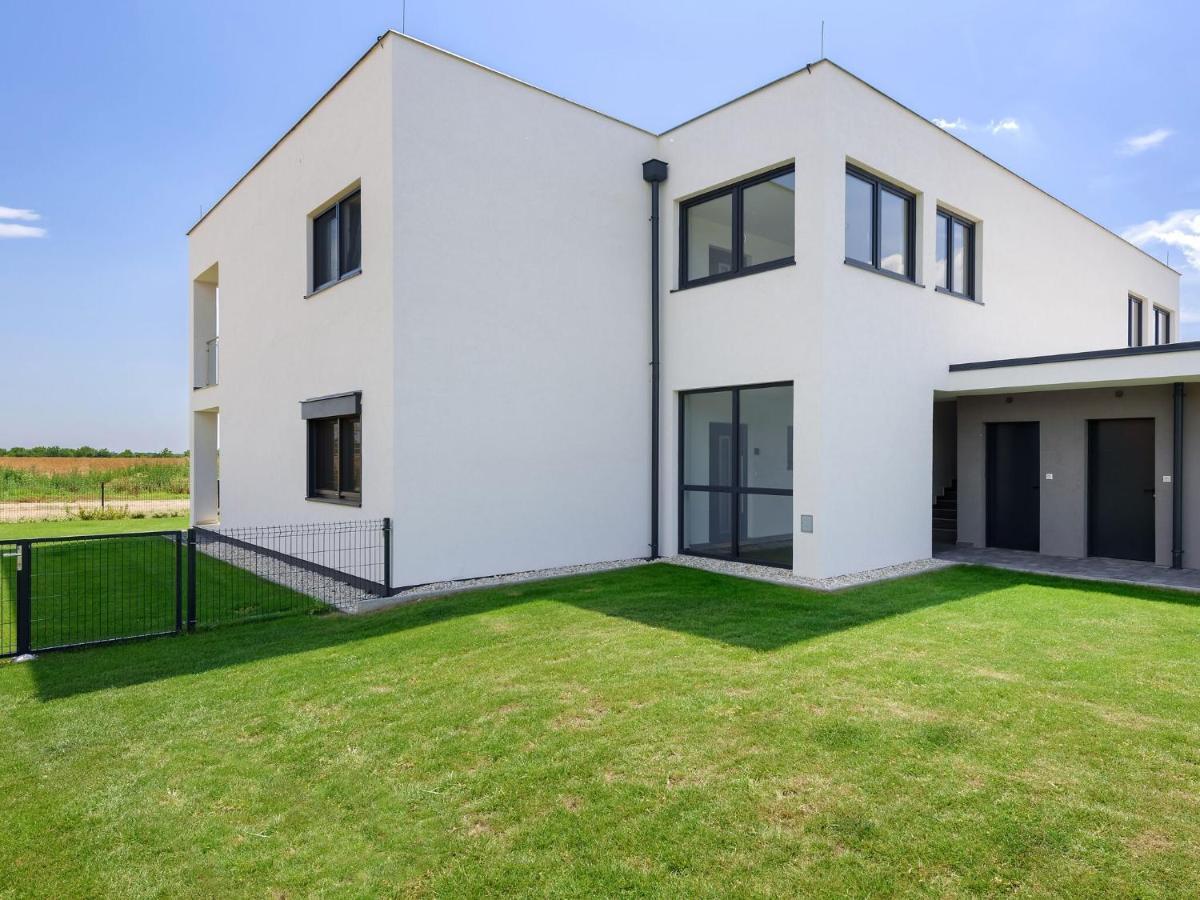 Apartment With Pool, Roof Terrace, Garden Zsira Dış mekan fotoğraf
